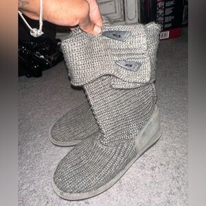 Bear paw knit boots!